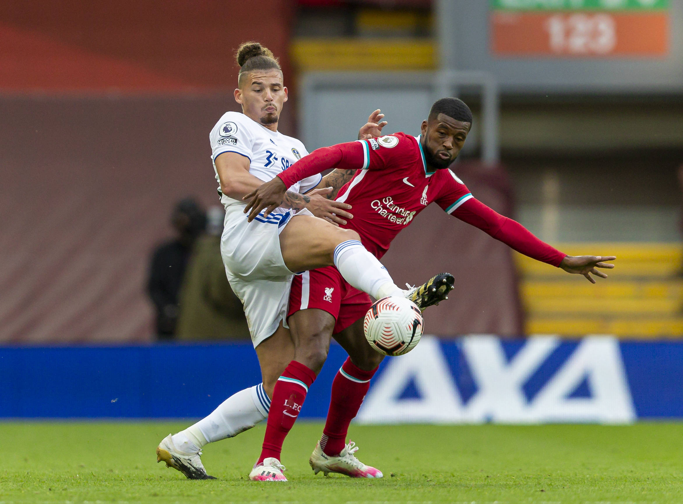 由人在场上 由人在场上